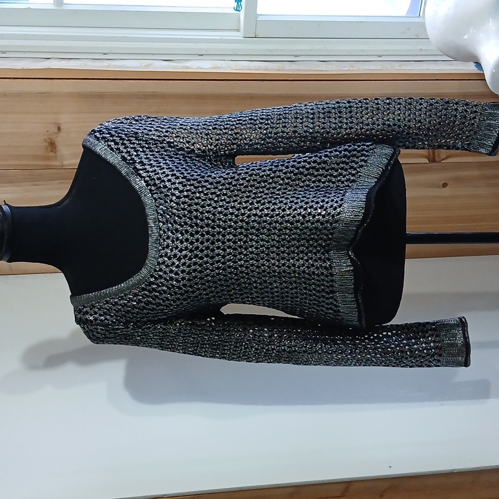 Chelsea & Violet Black Knit Top Size M